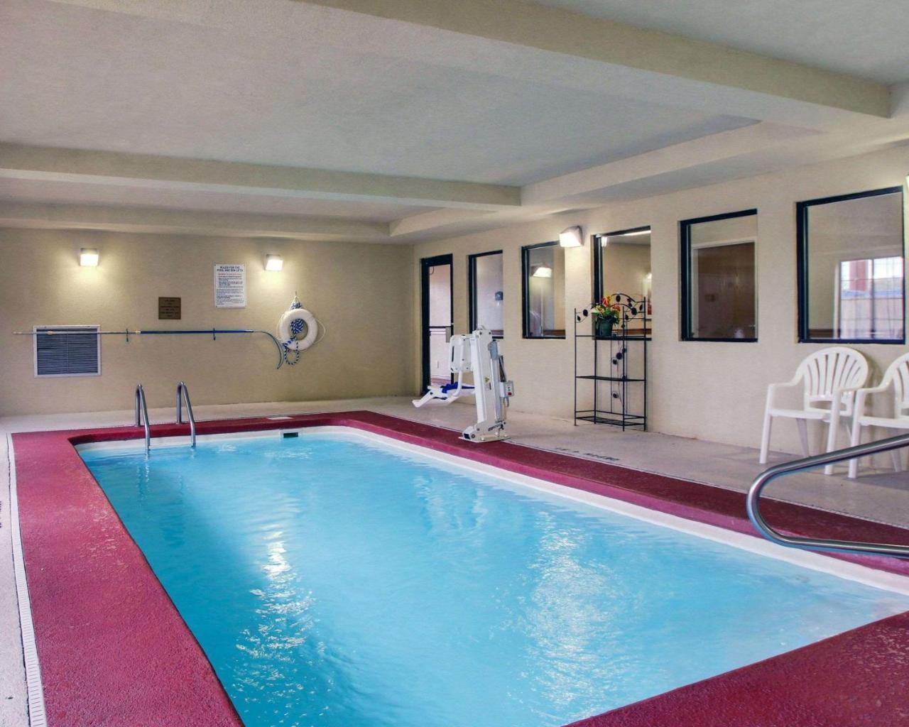 Columbia Inn & Suites Exteriör bild